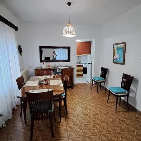 Ferienhaus Madeline House *